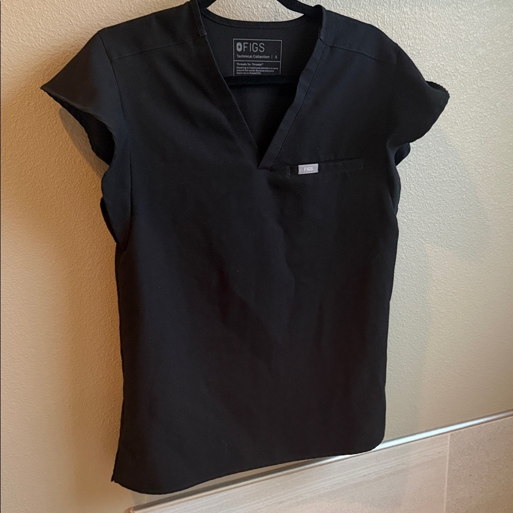 Figs Flutter sleeve scrub top size S